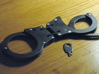 В Саяногорске мастер-вольник задушил собутыльника