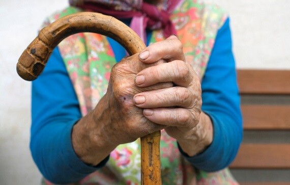 В хакасском селе 20-летний парень изнасиловал 80-летнюю старушку