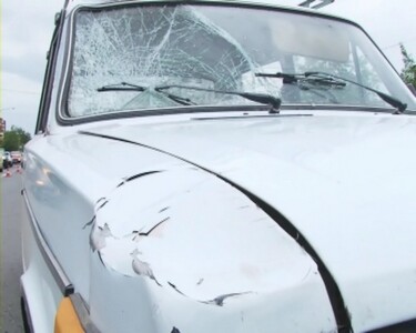 В Саяногорске женщина оказалось под колесами автомобиля