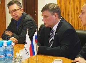 Деловой завтрак с алюминиевой тематикой