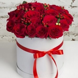 Саяногорск Инфо - Цветы в коробке с доставкой по Киеву и Украине - flowers1.jpg