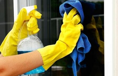 Саяногорск Инфо - Весенний бум на мытье окон в Санкт-Петербурге - cleaning2.jpg