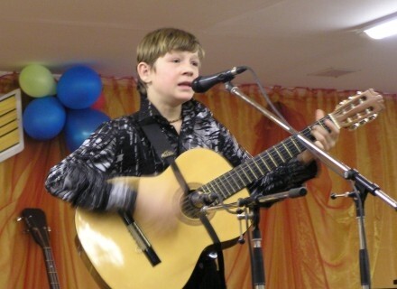 Саяногорск Инфо - V фестиваль-конкурс молодых исполнителей песен под гитару «Дебют» - altabasov.jpg