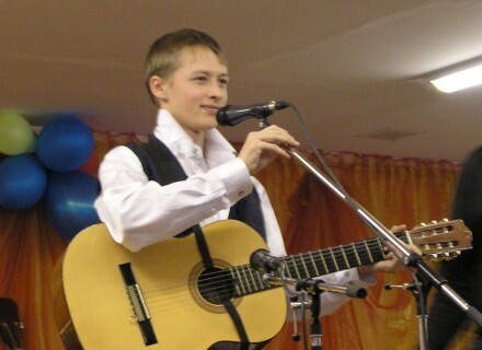 Саяногорск Инфо - V фестиваль-конкурс молодых исполнителей песен под гитару «Дебют» - vityazev.jpg