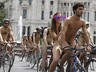 В Великобритании прошёл парад голых велосипедистов