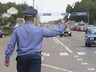 В Саяногорске агрессивные пассажиры защищали пьяную автоледи от полицейских