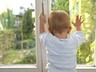 В Саяногорске малолетний мальчик выпал из окна 2 этажа