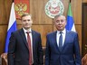 Глава Хакасии Валентин Коновалов и генеральный консул Казахстана Керим Кожамбердиев обсудили вопросы социально-экономического сотрудничества