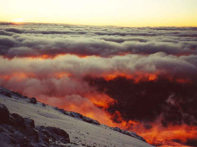Мир интересного -Вид из Космоса. Килиманджаро.