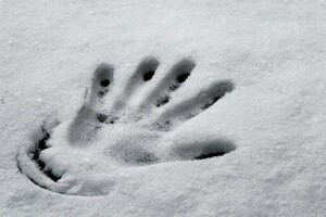 На улице в Саяногорске найден труп женщины