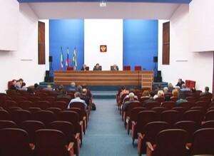 На очередной сессии депутаты увеличили зарплаты техническим работникам Администрации