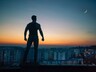 В Саяногорске ревнивец чуть не упал с крыши пятиэтажного дома