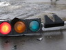 В Черногорске пьяный хулиган разбил светофор и окна