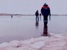 Ледовые «покатушки» саяногорцев опасны!