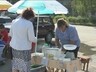 Ветврачи запрещают саяногорцам покупать продукты на стихийных рынках