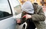 В хакасском селе молодые люди обокрали автомобиль приехавшего в гости мужчины