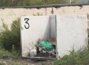 В саяногорских гаражах появились мусорные контейнеры
