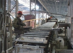 Зарплата высококвалифицированных рабочих на САЗе превысила 40 тысяч рублей