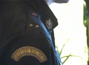 Саяногорец не захотел добровольно переезжать из барака в трехкомнатную квартиру