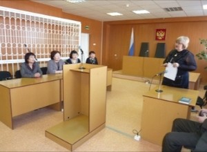 В Саяногорске будущие юристы провели судебный процесс