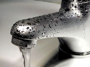 Сквер в Саяногорске оставил горожан без холодной воды