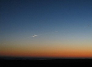 Обломок спутника или ступень ракеты? Саяногорцы гадают что же пронеслось по небу сегодня утром