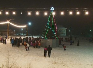 В Майна открылась поселковая елка