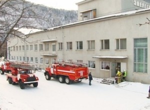 Пожарные потренировались на горящей сцене ДК «Энергетик»