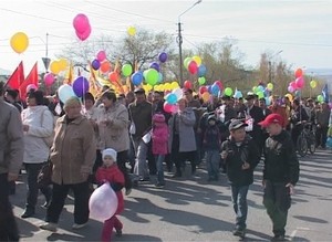 В Саяногорске выберут лучшую первомайскую колонну