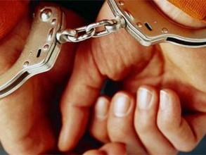 В Саяногорске вор проник в магазин через крышу
