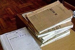 Житель Хакасии разбил стекло в машине из-за ее цвета