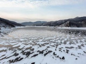Пассажиры утонувшей на Саяно-Шушенском водохранилище "Нивы" не найдены