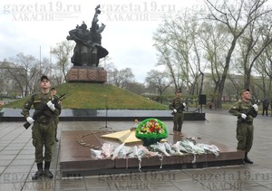 В Абакане, в преддверии Дня Победы, стартовал республиканский «Автопробег-2015»