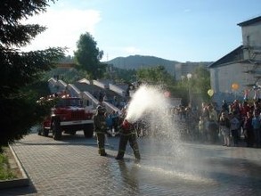Пожарные на празднике – к веселью