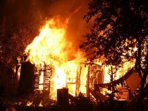 На саяногорских дачах слишком поздно заметили пожар