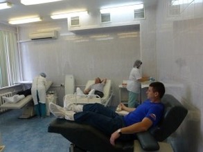 В Хакасии пожарные сдали кровь в честь 25-летия МЧС