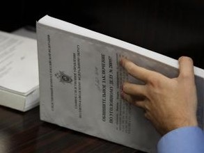 В Хакасии бывший сотрудник полиции обвиняется в хищении и сбыте оружия