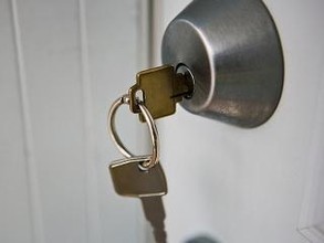 Жительница Хакасии обворовала мать своей подруги