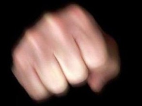 Житель Саяногорска поколотил представителя власти