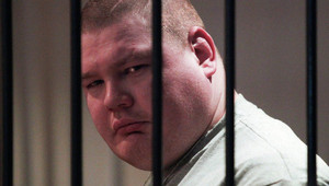 "Голый марш" закончился уголовным делом для владельцев борделя в Петербурге