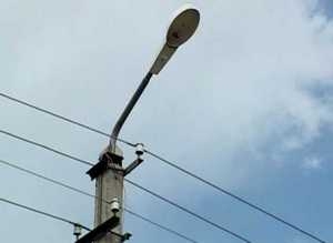 В поселках ремонтируют освещение