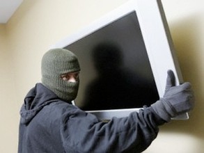 В Саяногорске задержан автомобиль, в котором перевозились краденые вещи
