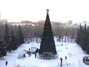 Начался монтаж главной елки Хакасии