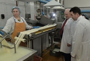 Губернатор Хакасии побывал на предприятии «Саянмолоко»
