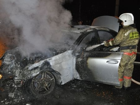 Жительница Саяногорска из мести сожгла иномарку другой женщины