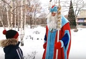 На улицах Саяногорска появился полицейский Дед Мороз