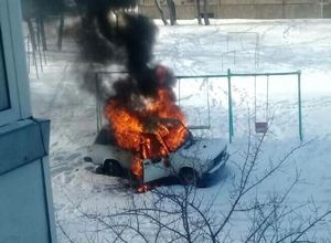 В Саяногорске сгорел автомобиль