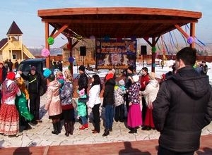 Саяногорцы зазывали весну хороводами