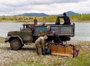 Пожарные Саяногорска навели порядок на городском карьере