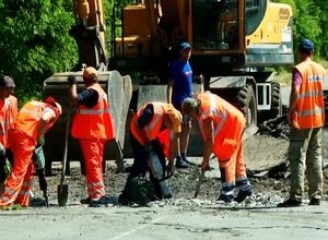 С участка в Майна начался ремонт трассы Саяногорск — Черемушки